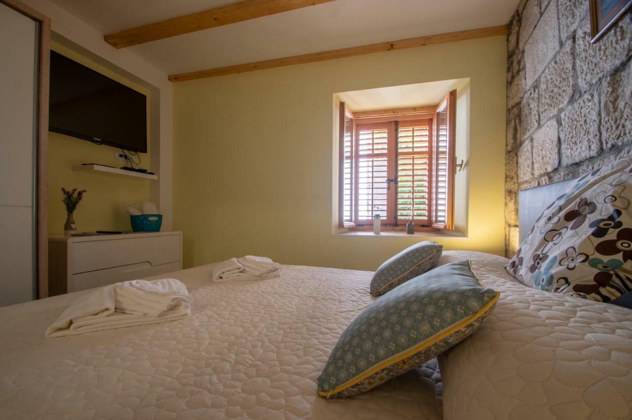 Apartments Giro Korcula Buitenkant foto